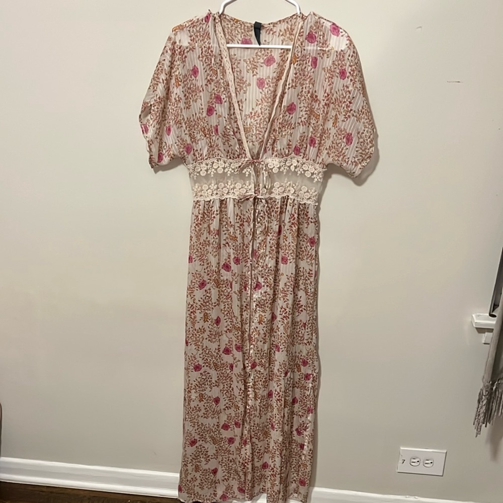 Floral Maxi Cover up with Lace Detail - Picture 4 of 5